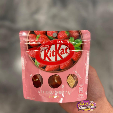 KitKat strawberry pouch Mini - RareMunchiez